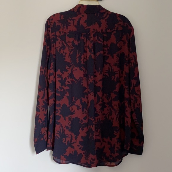 Ann Taylor blouse. - Picture 3 of 7